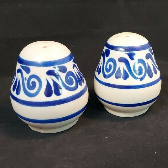 Vintage Salt Glazed Pottery Stoneware Cobalt Blue Salt & Pepper Shakers - Picture 1 of 9